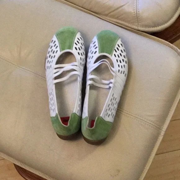 Rieker Green and White Flats - Picture 4 of 5